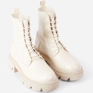 Lace up Chunky Ankle Boot